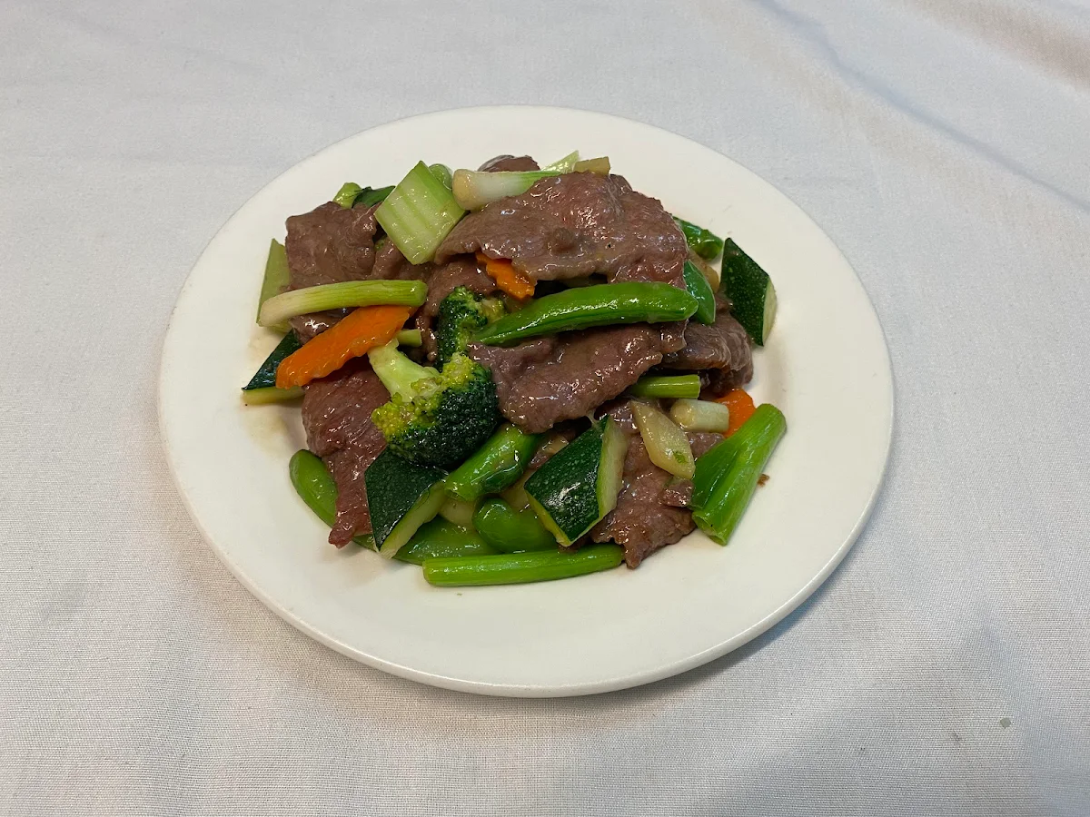 beef with seasonal vegetables 時菜炒牛肉